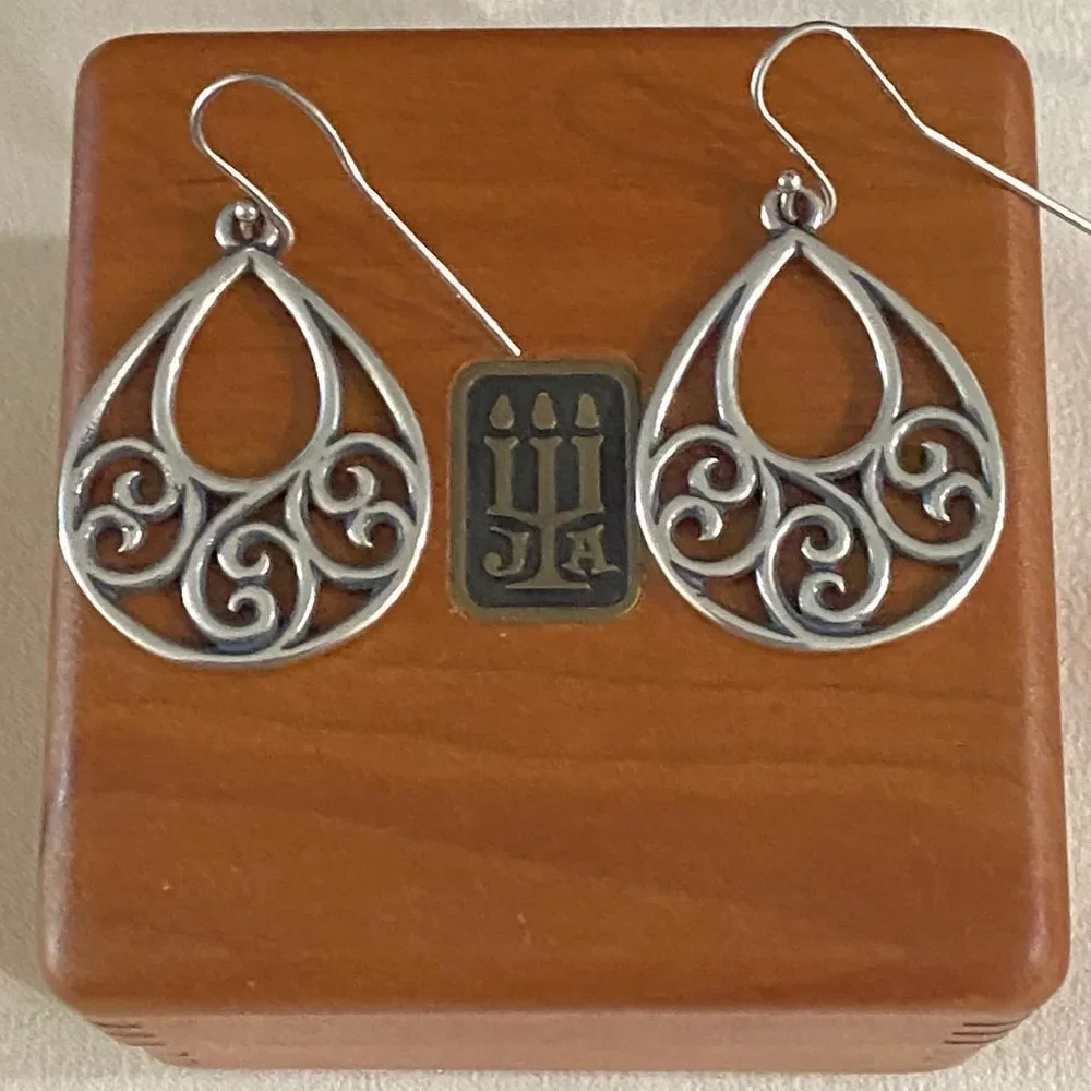 James Avery Retired Gentle Wave Dangle Earrings